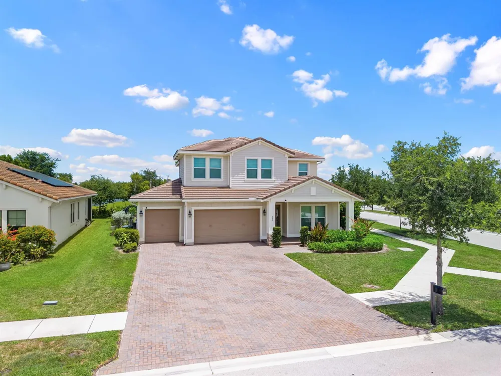984 Sterling Pine Place Loxahatchee, FL 33470