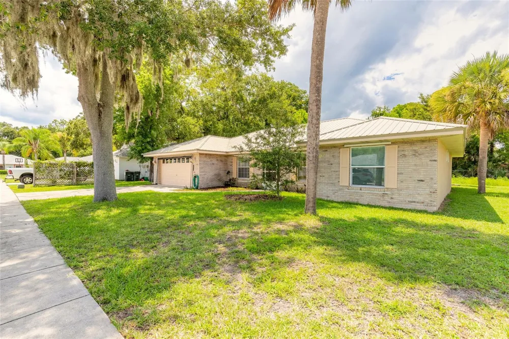 816 IRON HORSE ROAD Daytona Beach, FL 32114