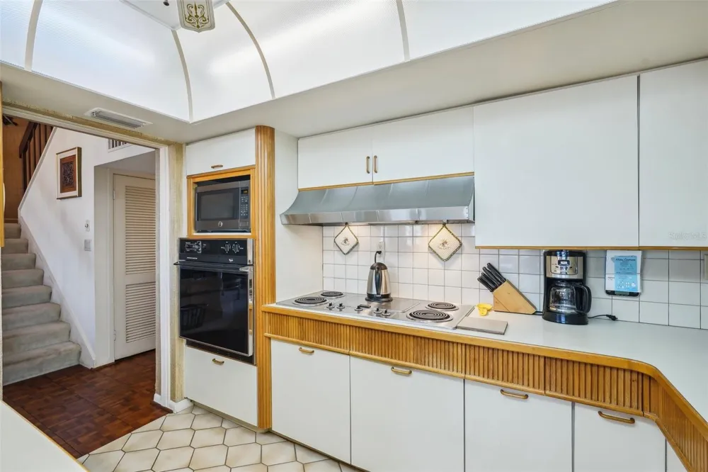 7400 SUN ISLAND DRIVE S #802 South Pasadena, FL 33707