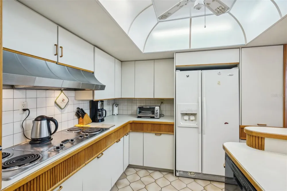 7400 SUN ISLAND DRIVE S #802 South Pasadena, FL 33707