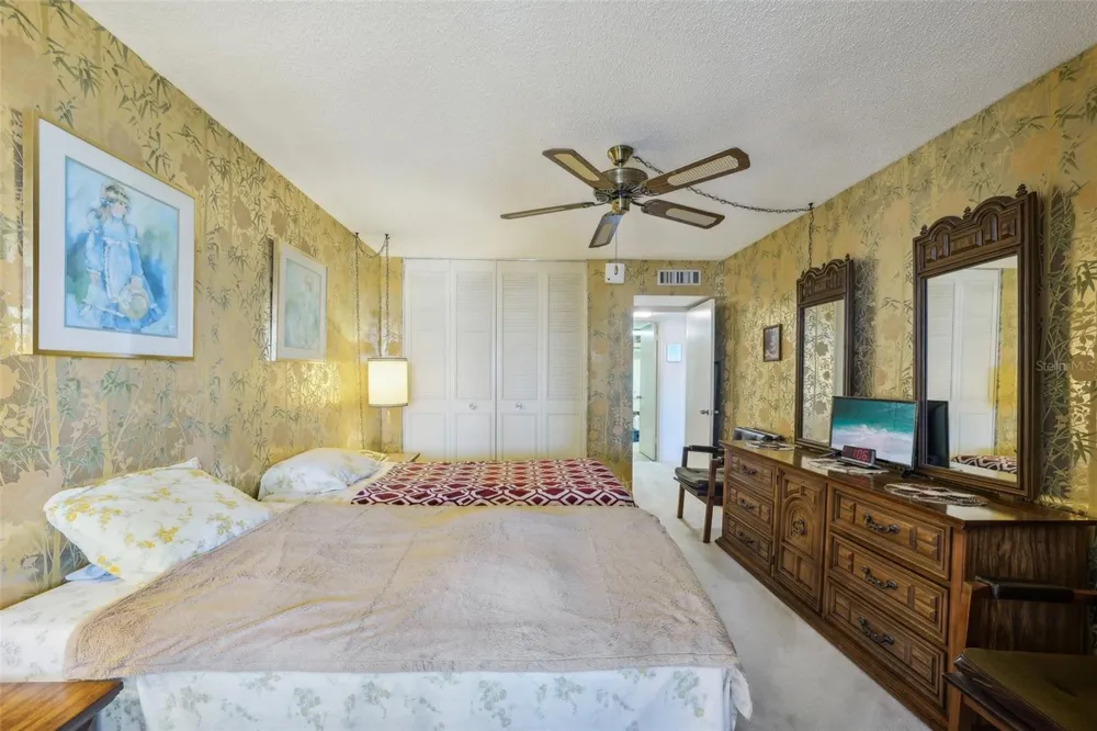 7400 SUN ISLAND DRIVE S #802 South Pasadena, FL 33707