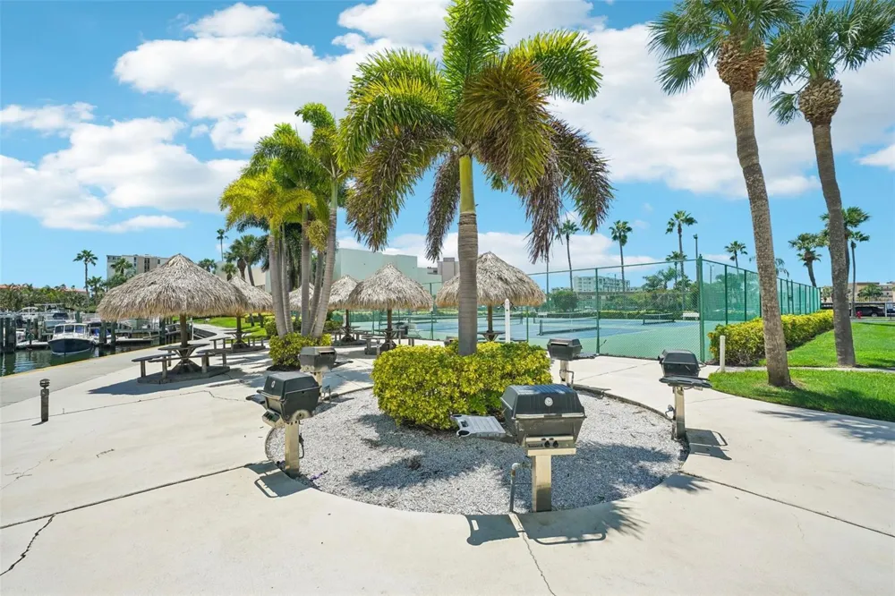 7400 SUN ISLAND DRIVE S #802 South Pasadena, FL 33707