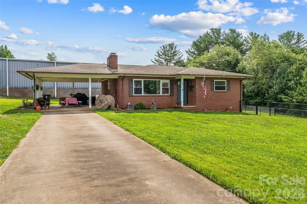 691 Central Street Hudson, NC 28638
