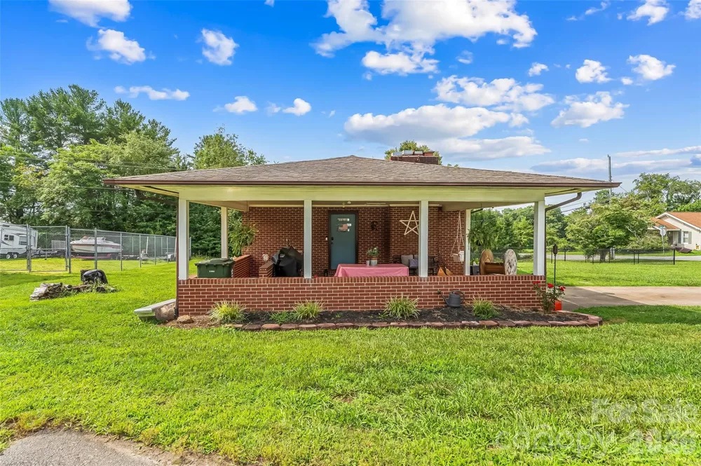 691 Central Street Hudson, NC 28638