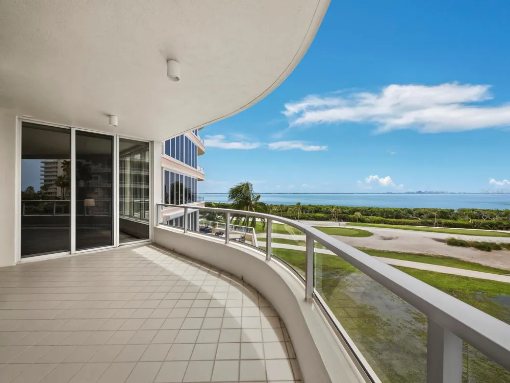 3040 GRAND BAY BOULEVARD #225 Longboat Key, FL 34228