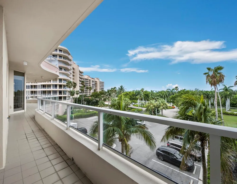 3040 GRAND BAY BOULEVARD #225 Longboat Key, FL 34228