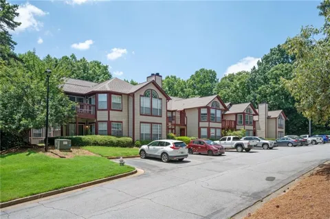 915 Wentworth Court