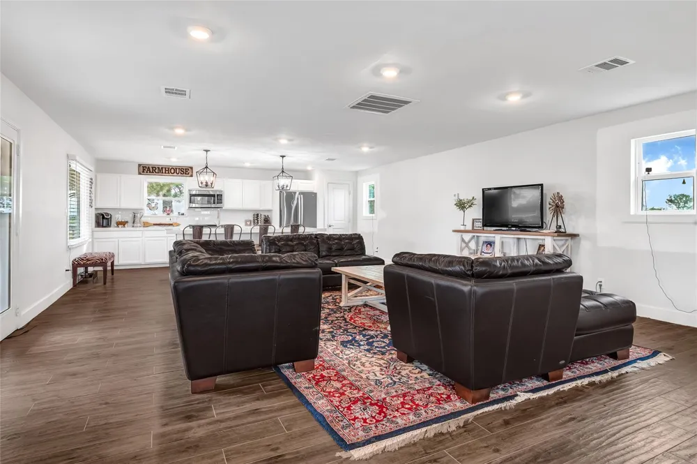868 Lisa Mae Road Bellville, TX 77418