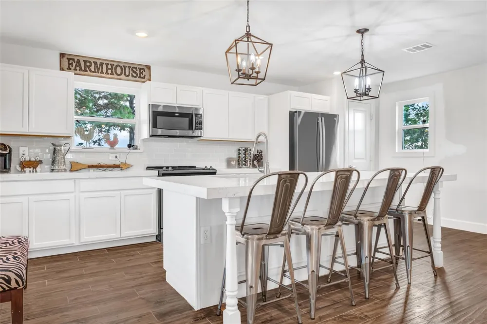 868 Lisa Mae Road Bellville, TX 77418