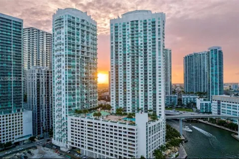 41 SE 5th St #2407