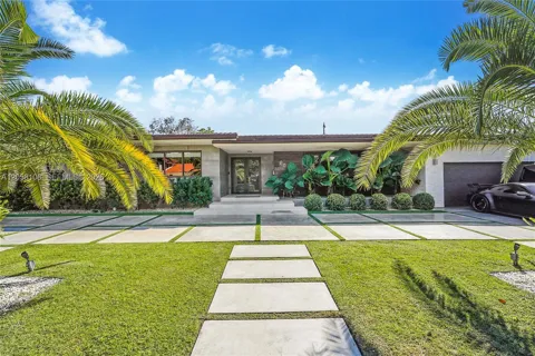 60 Shore Dr W