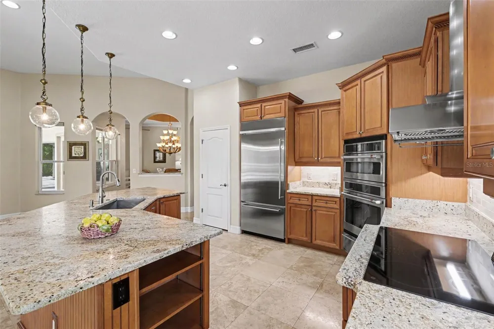2912 HAMPTON PLACE COURT Plant City, FL 33566