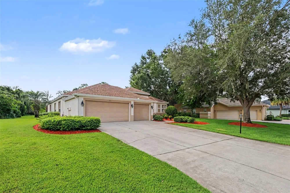 2912 HAMPTON PLACE COURT Plant City, FL 33566