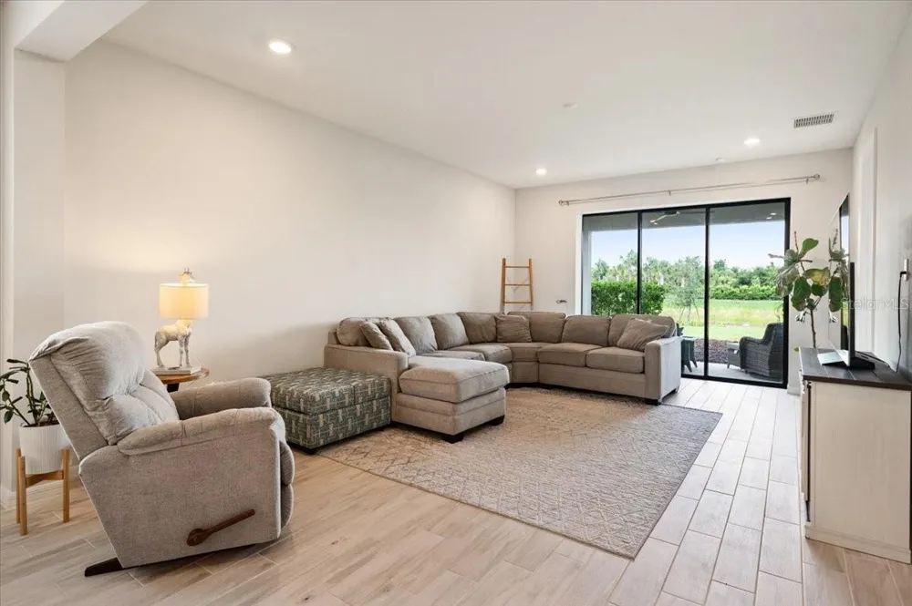 9016 TEQUILA SUNRISE DRIVE Sarasota, FL 34241