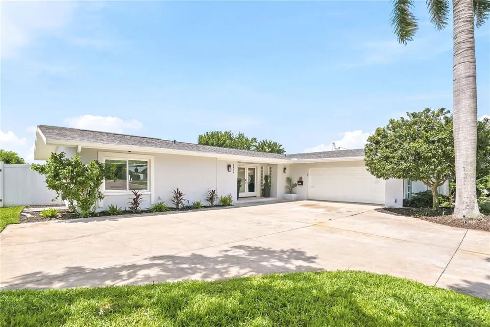 3896 42ND AVENUE S St Petersburg, FL 33711