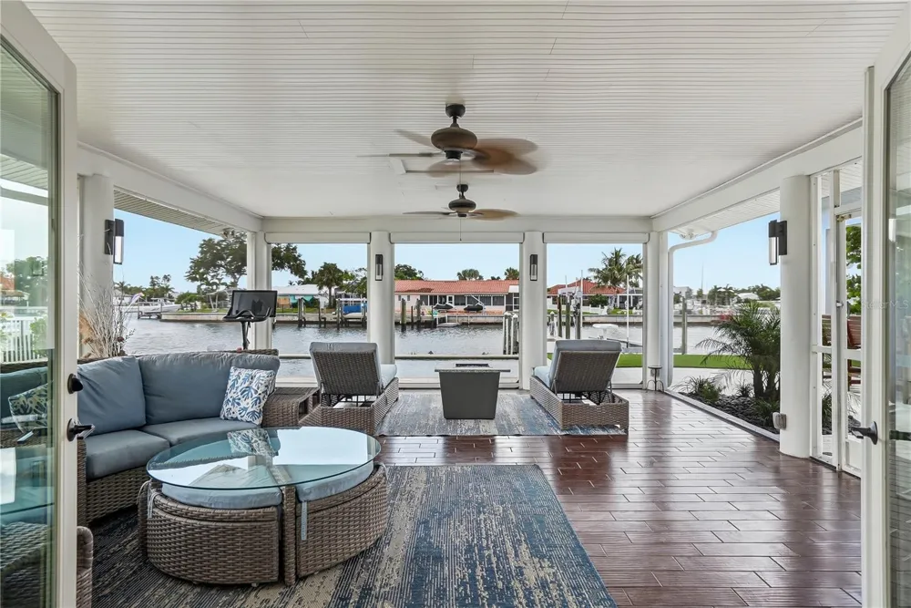 3896 42ND AVENUE S St Petersburg, FL 33711