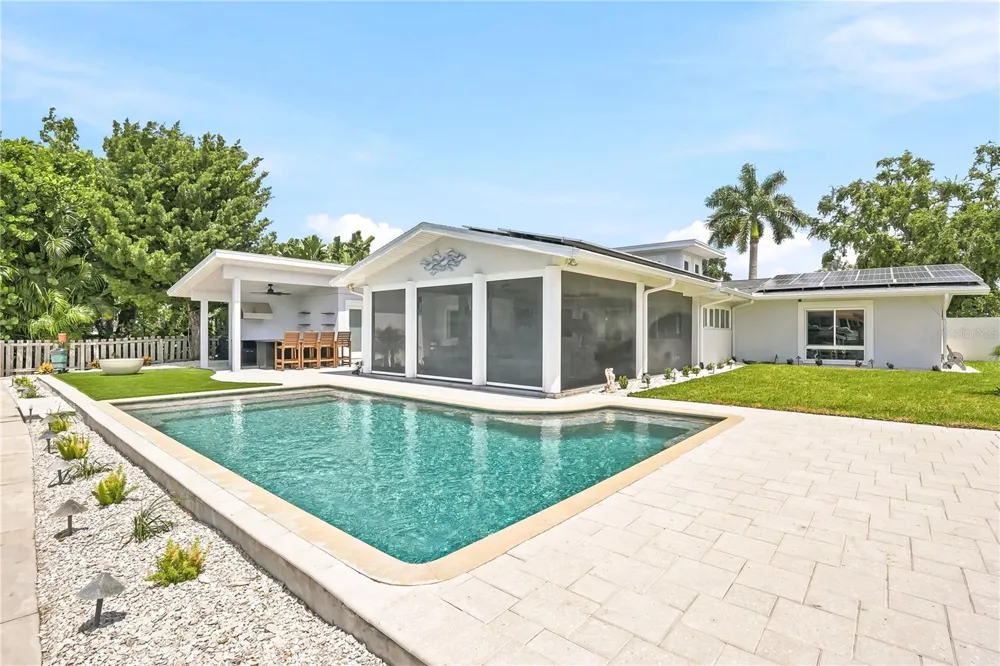 3896 42ND AVENUE S St Petersburg, FL 33711