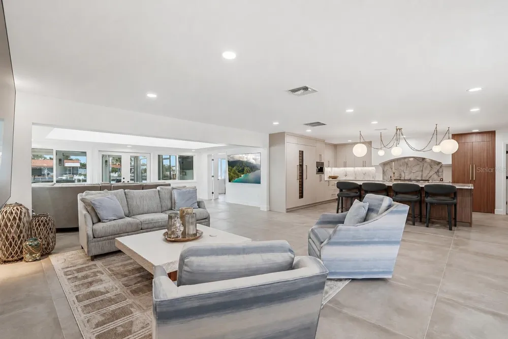 3896 42ND AVENUE S St Petersburg, FL 33711