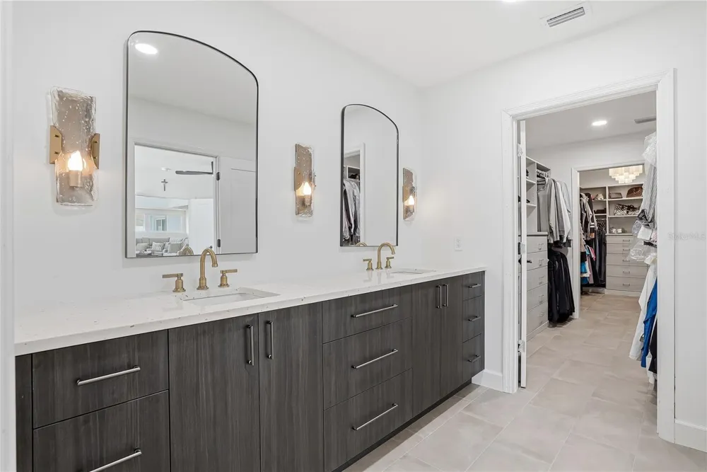 3896 42ND AVENUE S St Petersburg, FL 33711