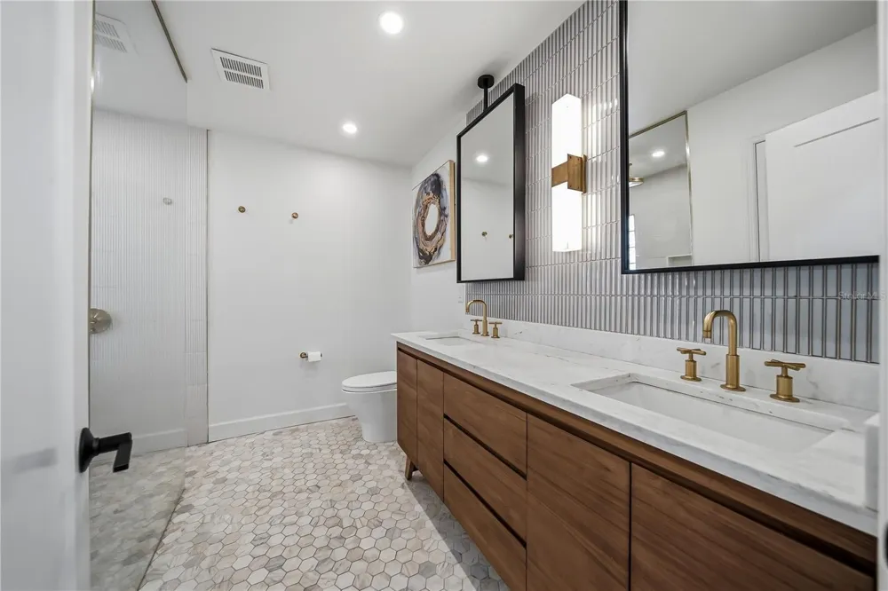 3896 42ND AVENUE S St Petersburg, FL 33711