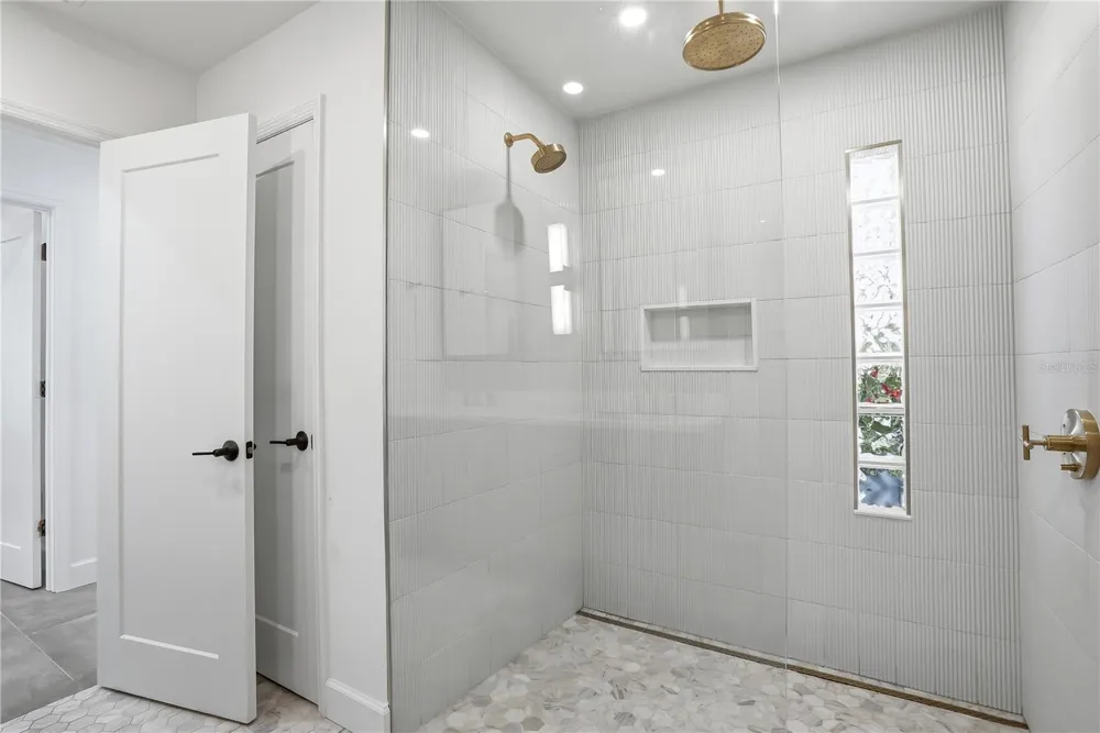 3896 42ND AVENUE S St Petersburg, FL 33711