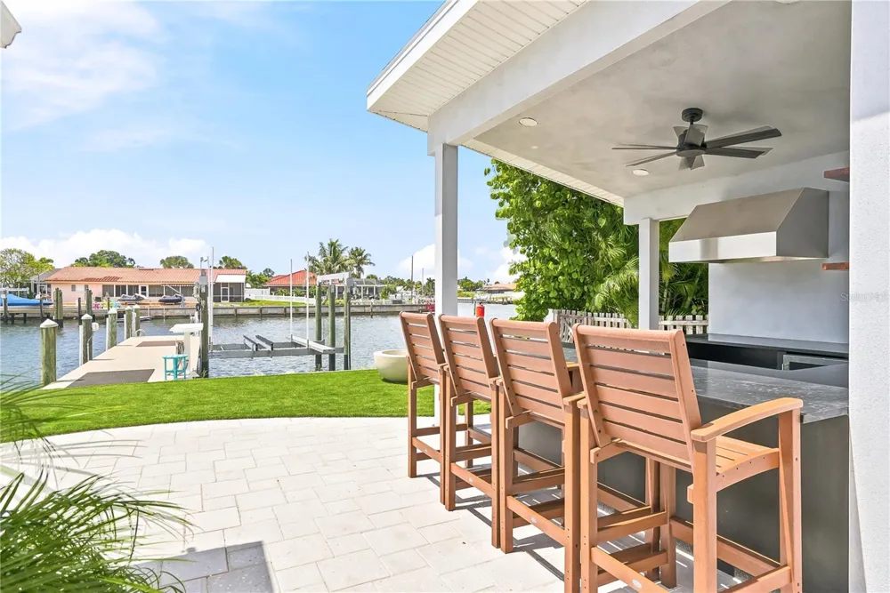 3896 42ND AVENUE S St Petersburg, FL 33711