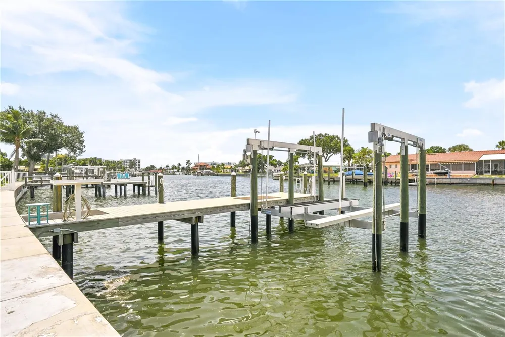 3896 42ND AVENUE S St Petersburg, FL 33711