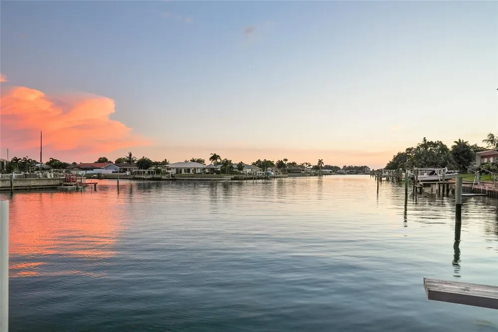 3896 42ND AVENUE S St Petersburg, FL 33711