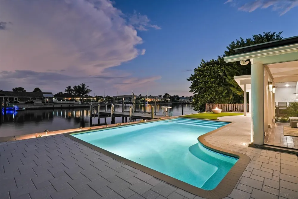3896 42ND AVENUE S St Petersburg, FL 33711