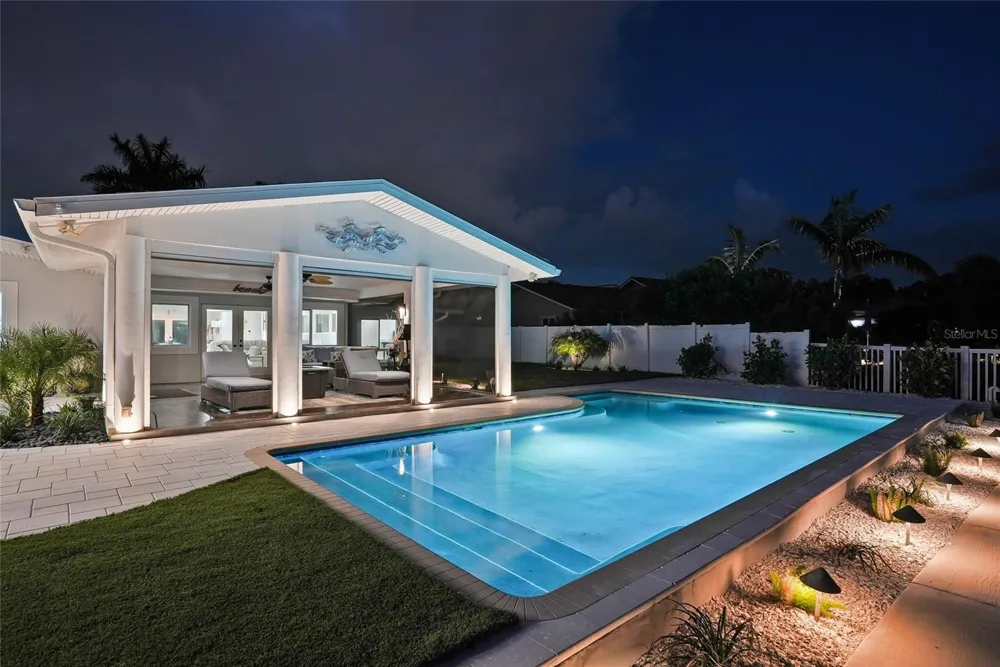 3896 42ND AVENUE S St Petersburg, FL 33711
