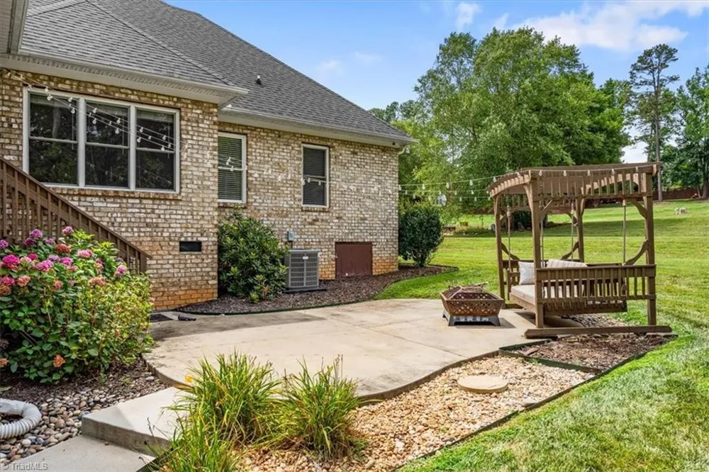 592 Carson Ridge Drive Oak Ridge, NC 27310