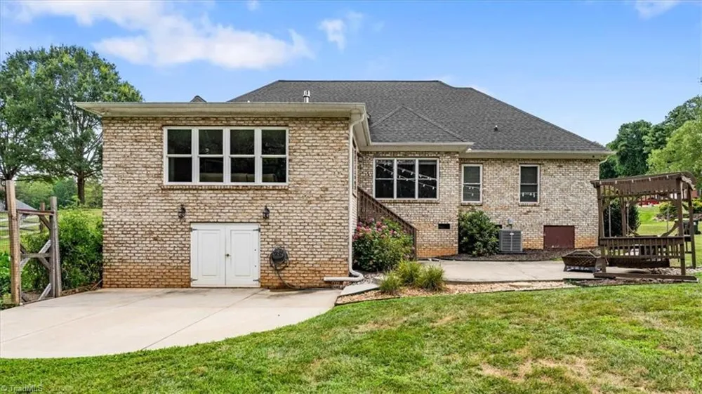 592 Carson Ridge Drive Oak Ridge, NC 27310