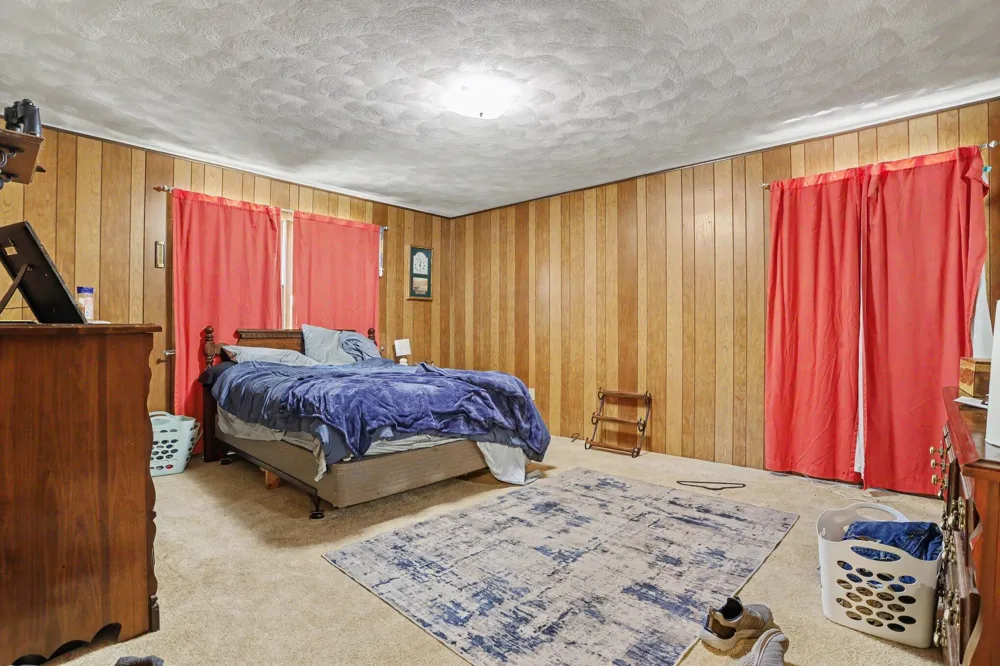 11091 W DRIVE Bellevue, MI 49021
