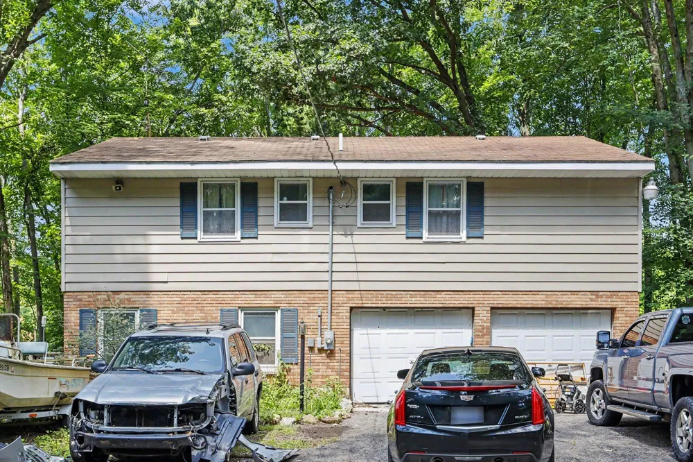 11091 W DRIVE Bellevue, MI 49021