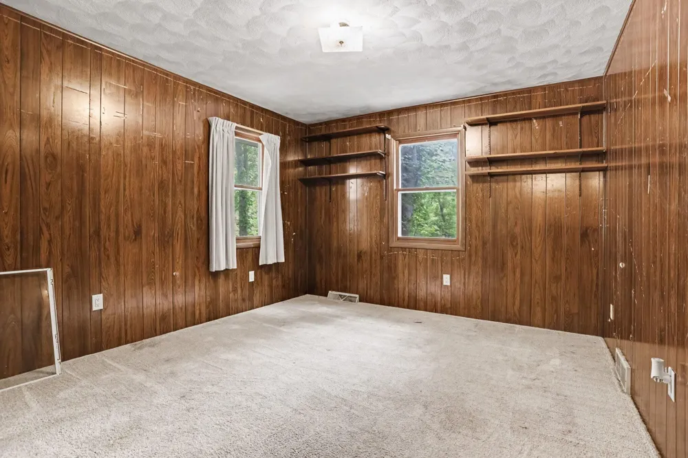 11091 W DRIVE Bellevue, MI 49021