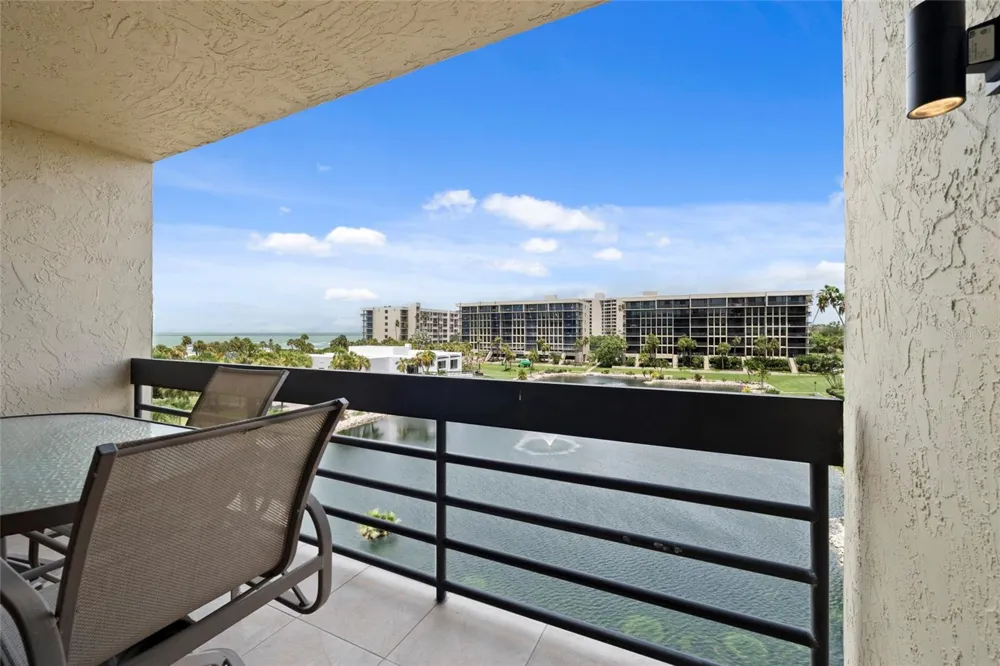 1095 GULF OF MEXICO DRIVE #303 Longboat Key, FL 34228