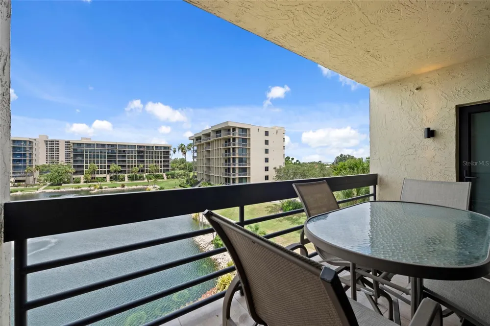 1095 GULF OF MEXICO DRIVE #303 Longboat Key, FL 34228