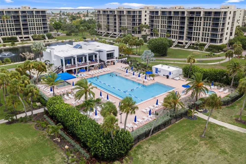 1095 GULF OF MEXICO DRIVE #303 Longboat Key, FL 34228