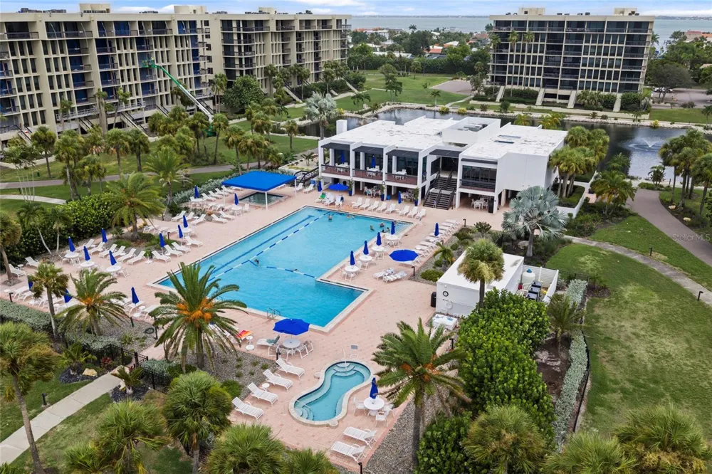 1095 GULF OF MEXICO DRIVE #303 Longboat Key, FL 34228
