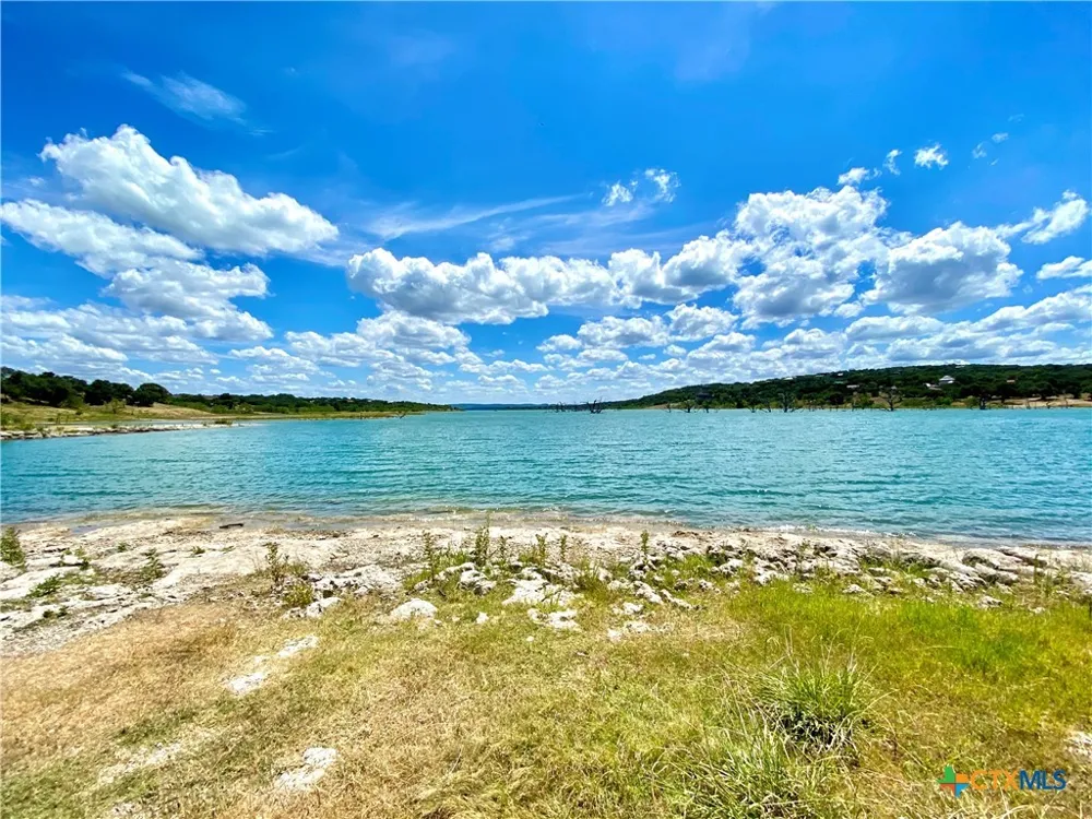 1516 Ensenada Drive Canyon Lake, TX 78133
