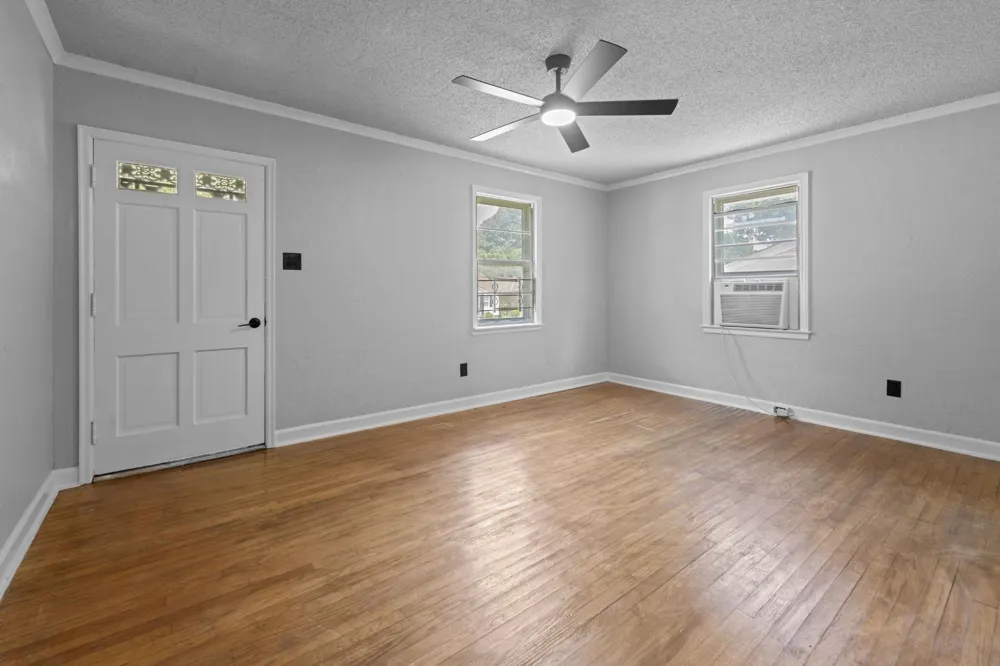 1355 DORIS AVE Memphis, TN 38106