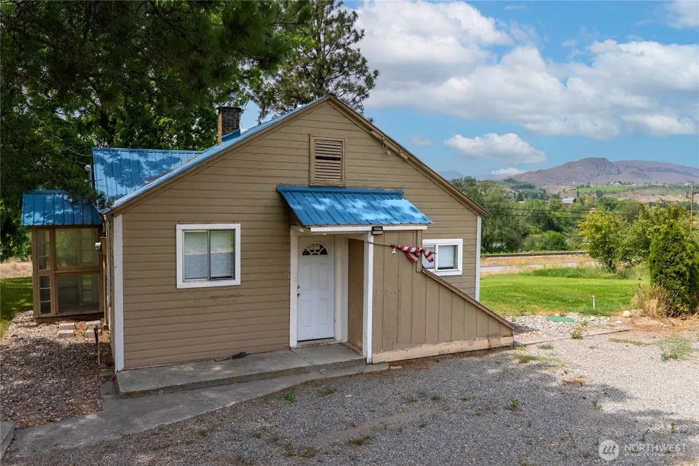 31952 A Highway 97 Tonasket, WA 98855