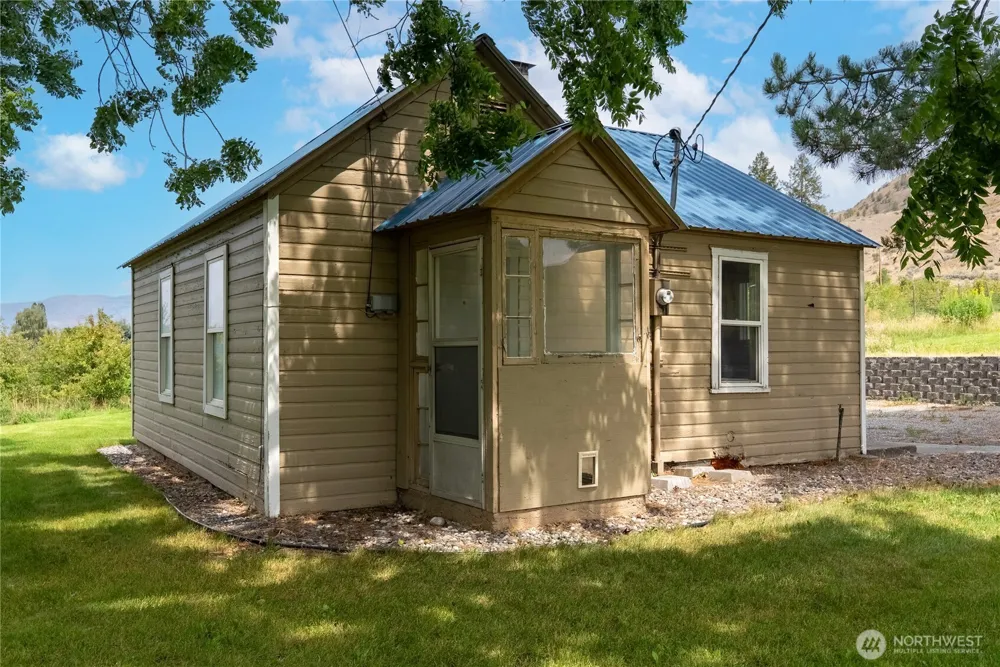 31952 A Highway 97 Tonasket, WA 98855