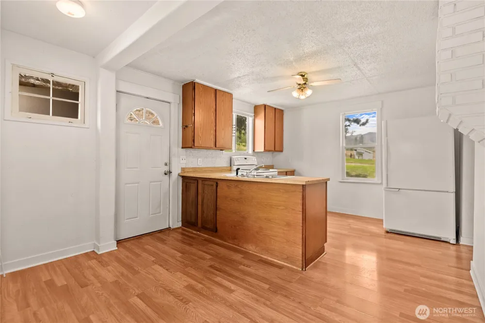 31952 A Highway 97 Tonasket, WA 98855