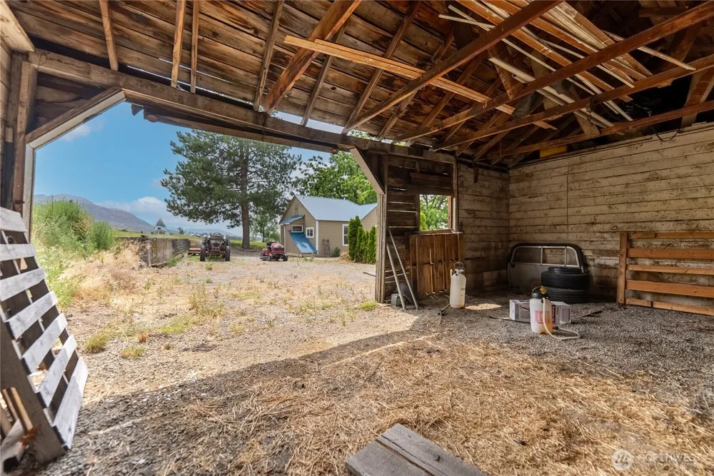 31952 A Highway 97 Tonasket, WA 98855