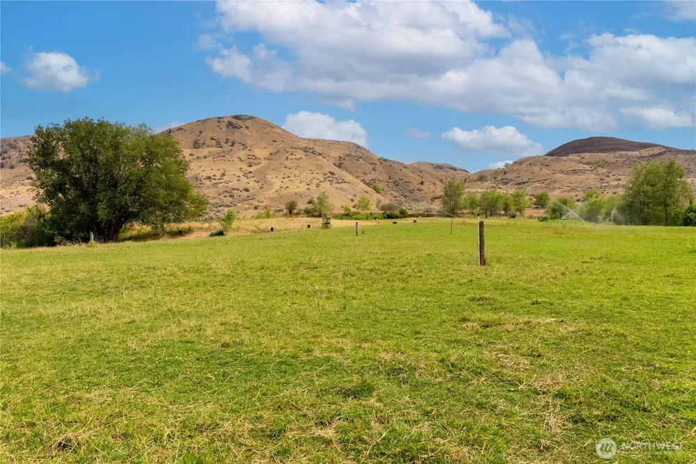31952 A Highway 97 Tonasket, WA 98855