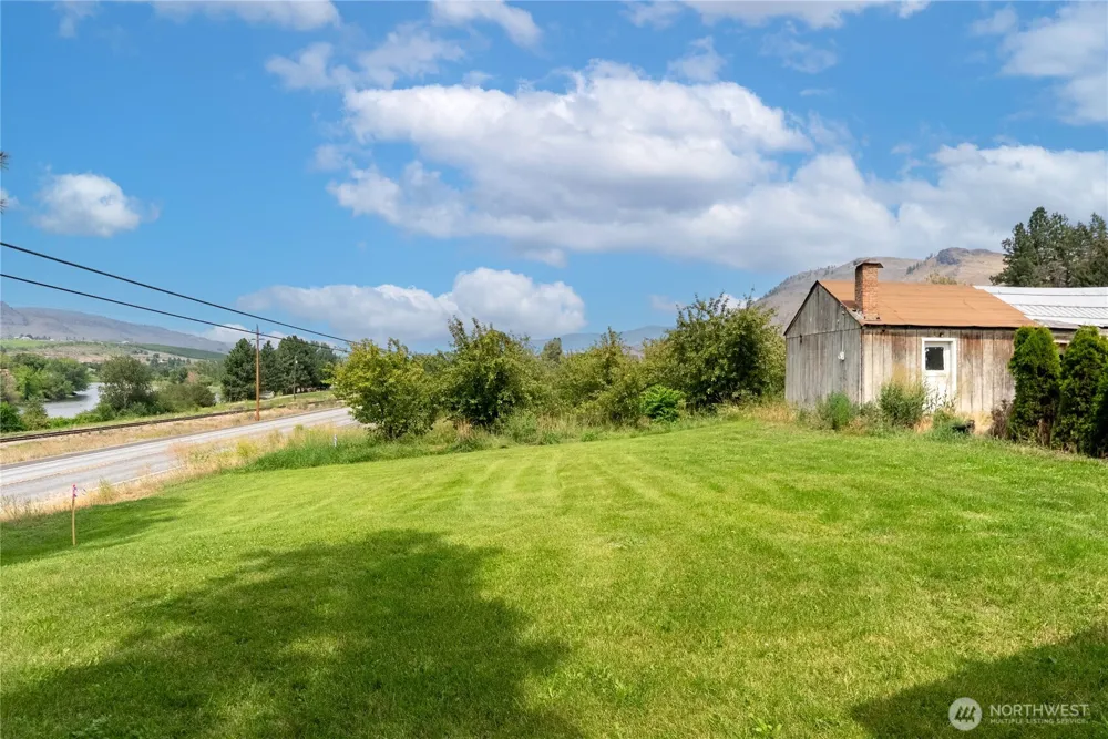 31952 A Highway 97 Tonasket, WA 98855