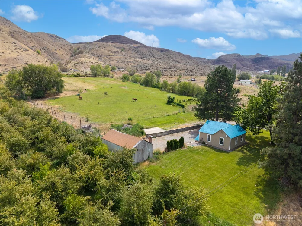 31952 A Highway 97 Tonasket, WA 98855