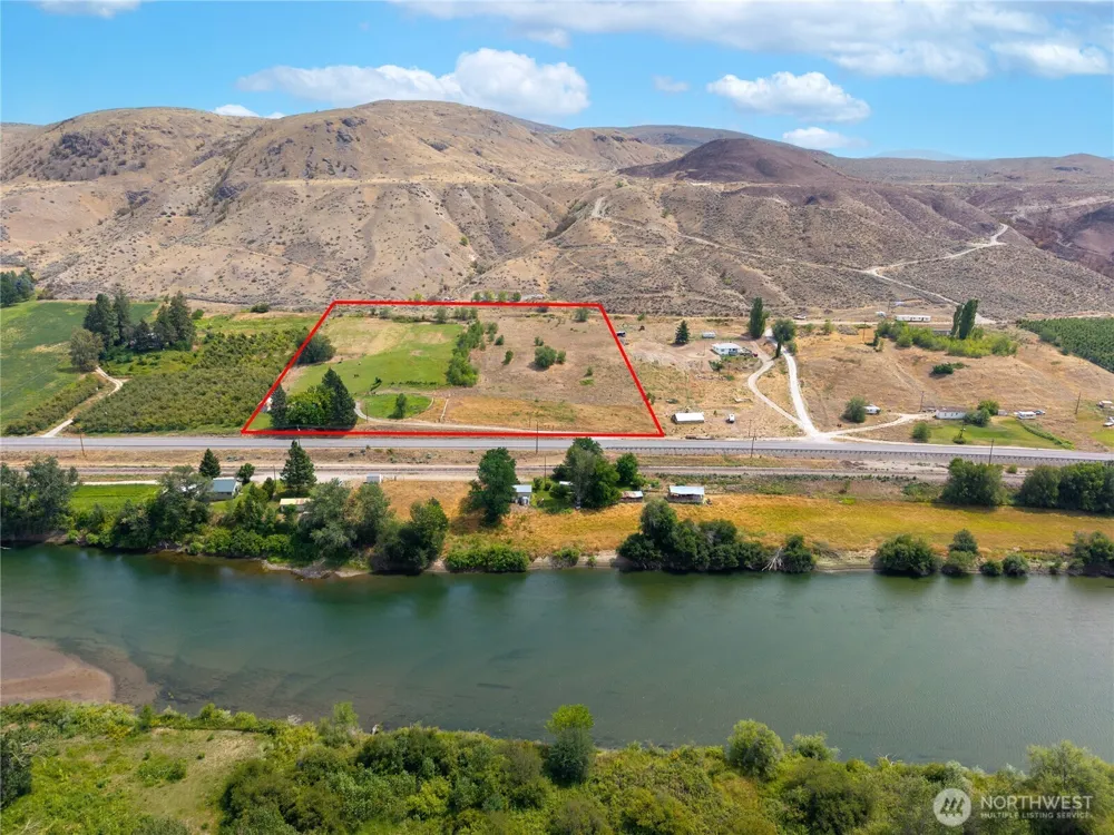 31952 A Highway 97 Tonasket, WA 98855