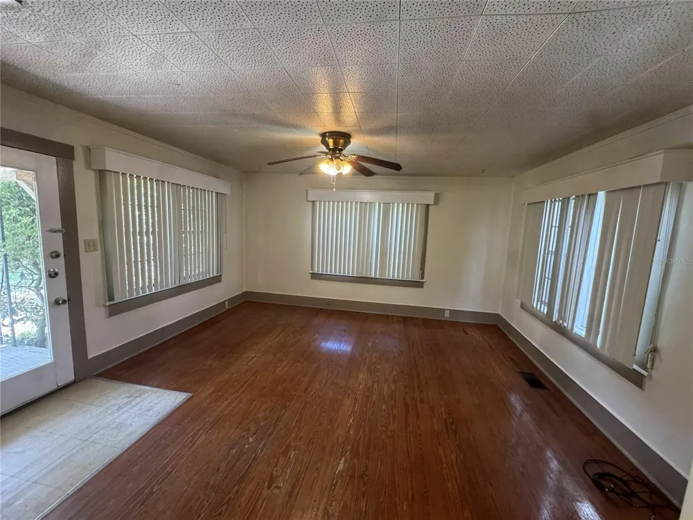 4025 SW 20TH DRIVE Gainesville, FL 32608